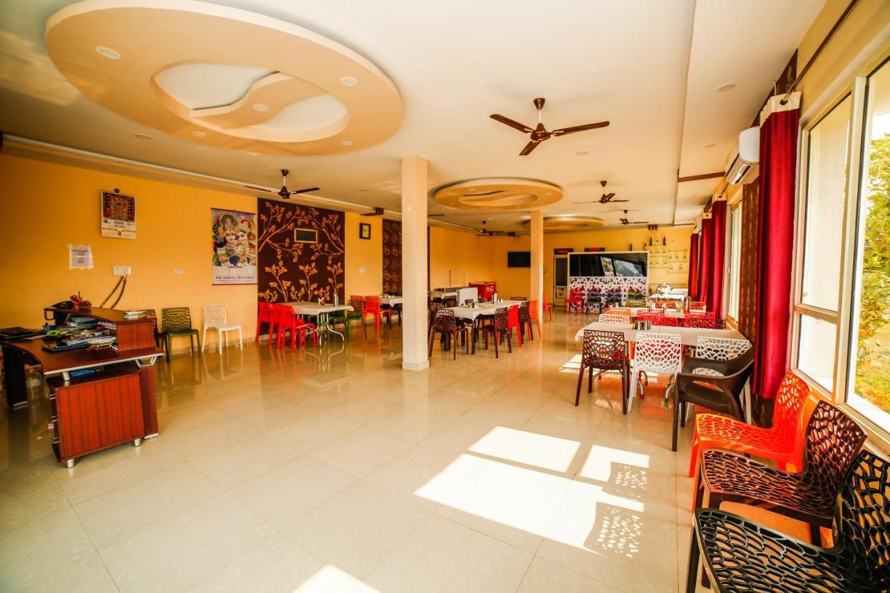 Oyo 23367 Farmsgreen Resort And Restaurant Orchha Bagian luar foto