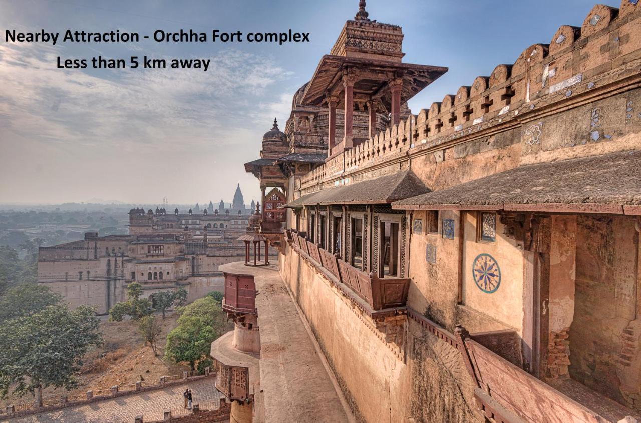 Oyo 23367 Farmsgreen Resort And Restaurant Orchha Bagian luar foto